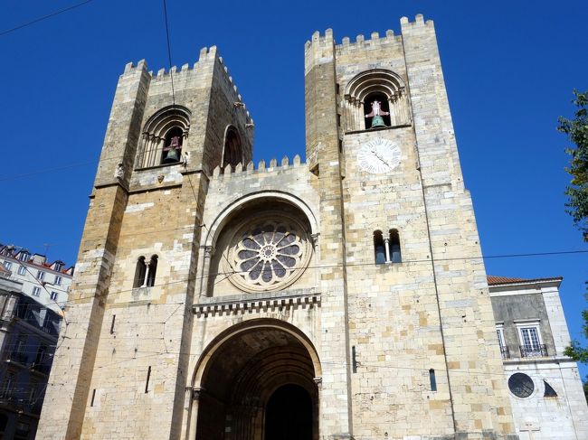 無料で内部の見学もできる大聖堂