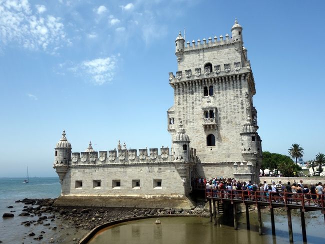 税関や灯台として使われたベレンの塔。大変な混みようで長蛇の列が。中には入らず。ついでにジェロニモス修道院も、教会は他の場所で見飽きていたので入らなかった