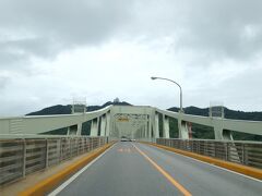 そこを渡る「境水道大橋」