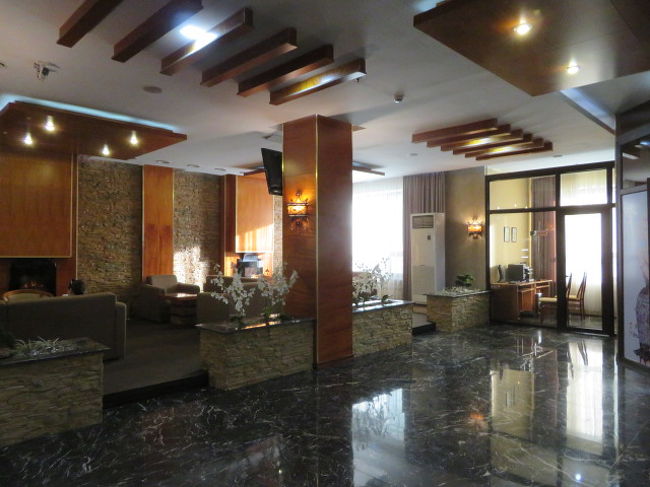 キングホテルアスタナの広いロビー