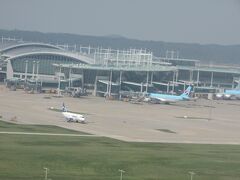 仁川国際空港が見えて来ました。

