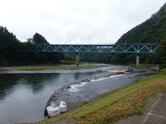 当初、烏山の観光やな「ひのきや」に行こうと思っていたのですが、電話で確認したところ「今年は水量が少ないため、“やな”は掛けていない」とのこと。

私以外のメンバーは“やな”を見たことが無いというので、是非体験してもらいたいと思い、こちらにしました。