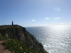 バスは1時間に1本しかないので、時間つぶしに大西洋を見る（しかない）

帰りはバスでカスカイスへ。
18：20　カスカイスを観光しようと思ったら、明るいけど18時過ぎてるので何も観光できず、鉄道乗り継ぎ地下鉄でホテルに戻る。
夕食はいつも通りスーパーでビールとつまみを買い、ホテル着は19：50、日没は20：3０頃なのでまだ明るい

注意、周遊きっぷの　Bilhete　Train＆Bus　は地下鉄乗れません。別途料金が掛かりました。シントラ経由で戻れば良かった(>_<)