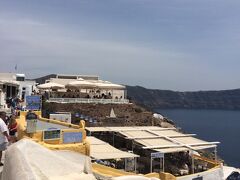 ギリシャ料理の「レストラン・スカラ」
テラスからの眺望も料理の評判も良いようです。
