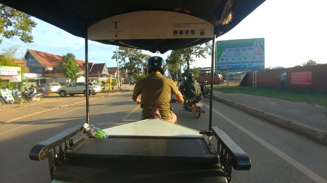 パブストリート界隈まで10分足らず。2usd