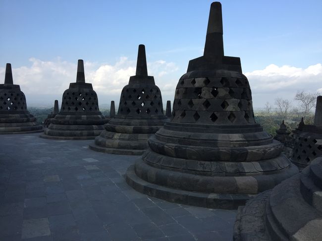 本当はサンライズを見たかったが、前日のフライトの事を考えると母にはハードと思い、サンセットを見に来た。<br />