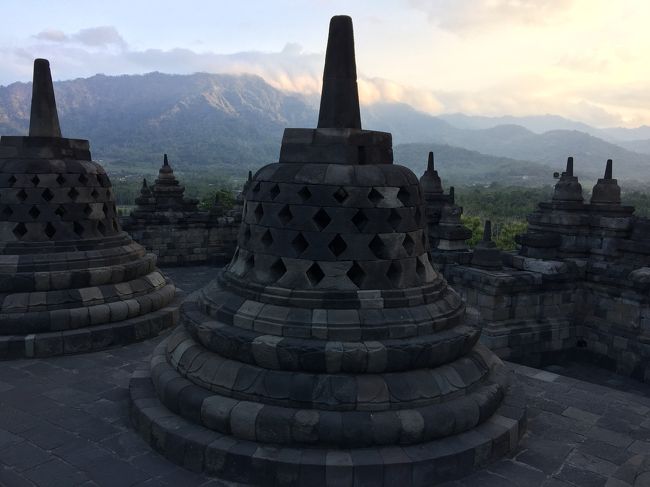 人は少なかったけれど、サンセットが美しく見えるというわけではなかった。さらに17時頃には閉まるということで、ゆっくりできなかった。