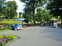 客引きのお姉さんに引っ張られ、