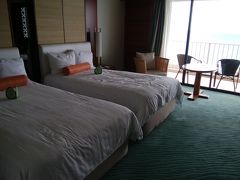 今日から　ニッコーグアムのプレミアルームに3泊です

長男が中学生になったので　12歳未満添い寝無料が出来なくなり
部屋代にエキストラベッド代が…