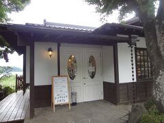 宿の朝ごはんが８時と少し遅めなので、
朝が早い母用にＱ＆Ａでkumikoさんにも
オススメして頂いた【 レイクベイク 】さんでパンの調達。 