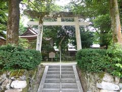 昼食後にまず三朝神社へ。