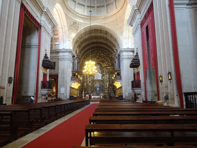 だーれもいないので、椅子でしばしの休憩