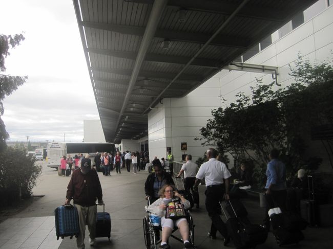 それから外に出ます