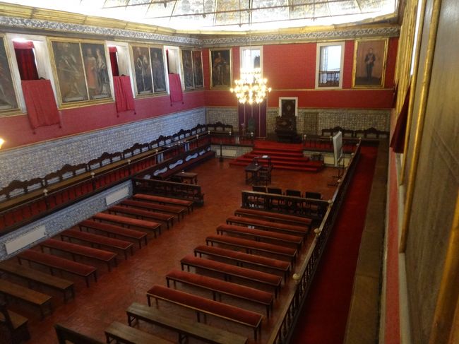 帽子の間。中には入れませんが、2階の回廊から覗くことができます。<br />