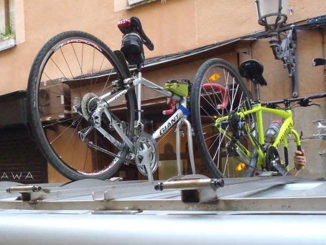 クロモリ 自転車 の 組み立て と 調整