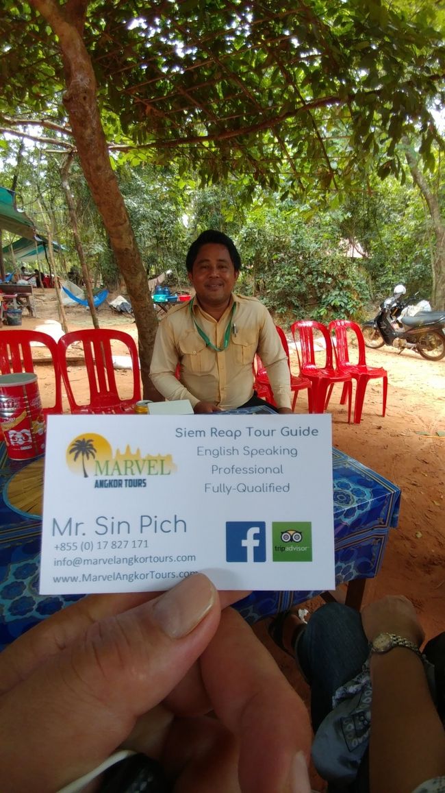 一通り廻って最後の方は自由散策。<br /><br />イーストゲートで待ち合わせ。<br />ぐるぐる廻ってどこか東やら？なんとか探して戻ってきた。ふぅ