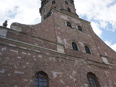 ●聖ペテロ教会＠旧市街地

高さ123.25ｍあります。
展望台の高さは72ｍ。
13世紀の初めに最初の教会が建てられました。
この形は、18世紀のもので、第二次世界大戦後に改修されました。