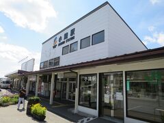 小諸駅　（10:40）

しなの鉄道とＪＲ東日本の共同駅舎です。
駅の管轄は、しなの鉄道が行っています。
