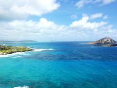 マカプウ・ビーチ。右の島はラビット島。