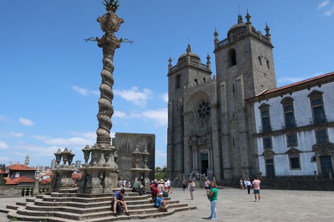 要塞として12世紀に建てられ、その後改修されたカテドラル。