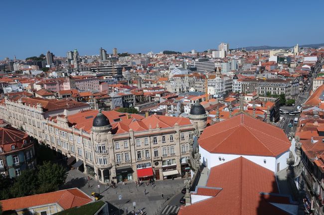 塔の上からの眺め。次々と人がやってくるので、ゆっくりとはできないですね。<br /><br />