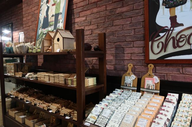 海外旅行のお土産っていうと、チョコレートを選んでしまうんですよね。<br /><br />エクアドル、地元ポルトのチョコレートのお店。