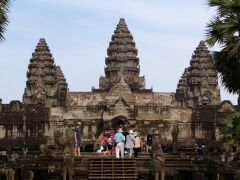 来た！アンコールワットだ。
こりゃ凄いぞ！！