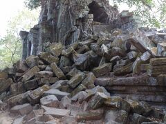 ジブリの映画『天空の城ラピュタ』もモデルでは？と言われるベンメリア遺跡。
ちなみにベンメリアは世界遺産ではありません。
修復せずそのままに任せているので、今のままでは追加登録はないだろうな。