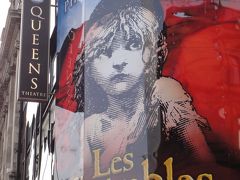 ピカデリーサーカス近くのクイーンズシアターで『LES MISÉRABLES』鑑賞です。
妻と私は通算5回目、子供たちが3回目となります。
