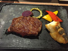 石垣牛のサーロインステーキ

鉄板ビュッフェ「てぃーだ」