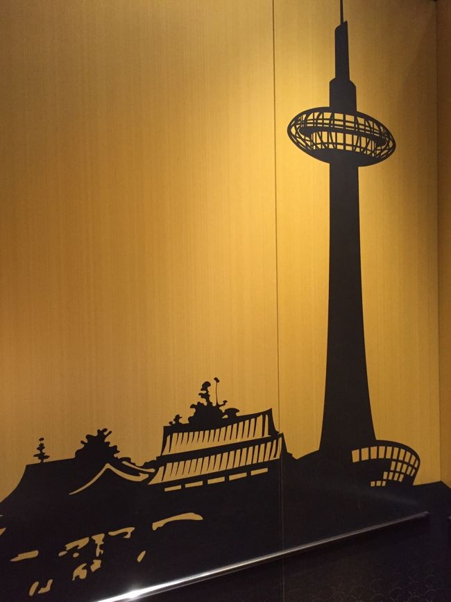 黄金色のエレベーター