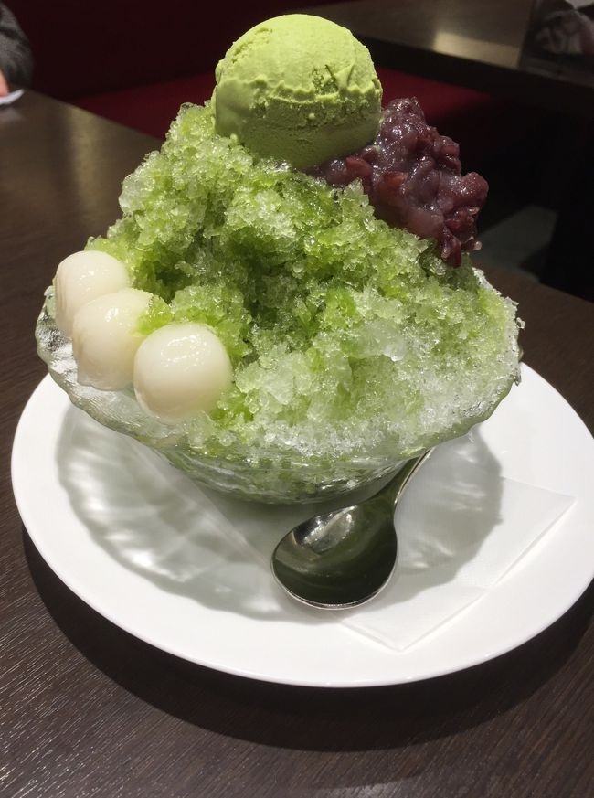 京都なんだもんデザートはやっぱり<br />宇治抹茶のかき氷だよね