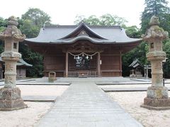 お城の隣にあった松江神社
松江城を築城した堀尾忠晴公と銅像の松平直政公、それぞれの御祭神の
神社を合祀して遷座されたらしい