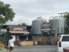 #Kona Breweryへビールを仕入れに行きました。ココは、ビールを量り売りで売っています。また洒落たレストランも併設されています。その後カイルアコナの町をプラプラ。