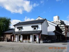 桜橋の前には新川さくら館（http://sakurakan-edogawa.jp/）があります。