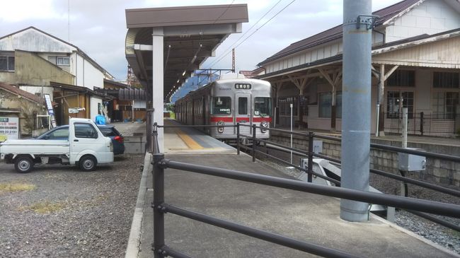湯田中駅です。<br /><br />長野から湯田中に行くには信州中野で乗り換えなければなりませんが、信州中野から木島線が分岐していた頃ならともかく、湯田中まで分岐がないのに信州中野で乗り換えなければならない理由がわかりません(^_^;)