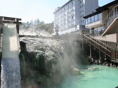 今回の旅は、温泉三昧。
草津温泉では、日帰り入浴施設を巡ります。