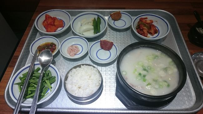 釜山、徳川駅、亀浦市場、テジクッパブ<br />豚骨汁飯