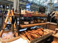 ベルギーのブリュッセルで創業したル・パン・コティディアンのパンは、オーガニックの小麦、水、塩、発酵種だけで作られているそう。