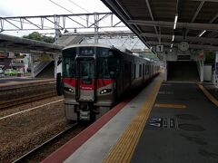 　宮島口に戻って、こんな電車に乗って次の目的地へ。

