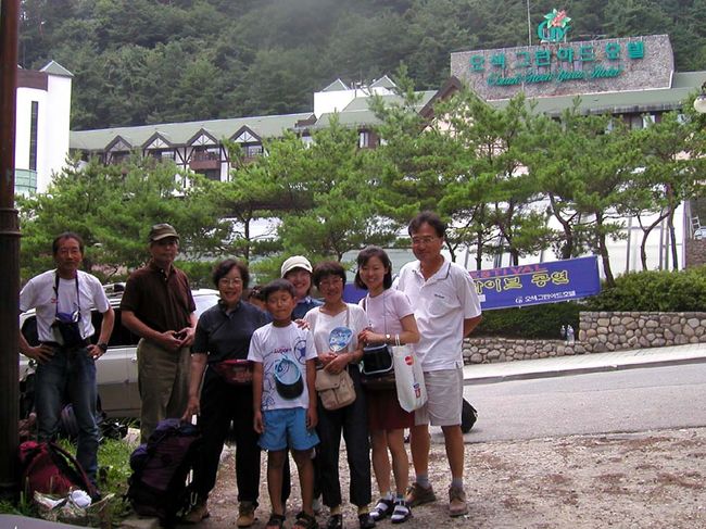 五色温泉でU氏一家と再会、バスでソウルへ帰る。