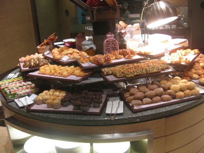 パンもたくさん用意されています。