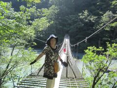 「夢の吊り橋」
細いワイヤーで吊られていて長さも9０メートルもあってかなり揺れた。