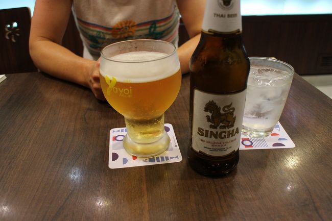 アンチエイジングを施した連れ合いと<br />セントラルワールドのやよい軒へ<br />シンハービール