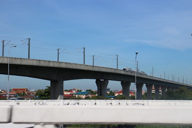 8:30チェックアウトして，空港へ向かいます。