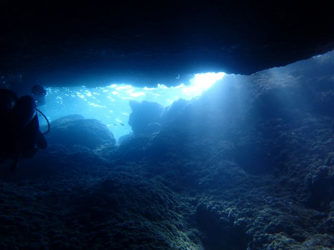 オーロラのようなカーテンを抜けると
