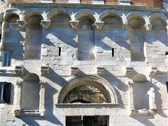 金の門

ディオクレティアヌス宮殿の北門。
ローマ時代は表玄関だったそうです。
