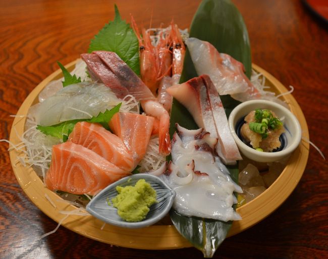 お造りの盛り合わせ。これで1200円！！<br />金沢の価格に比べたら安くてびっくり。<br /><br />勿論、新鮮で美味しかったです。