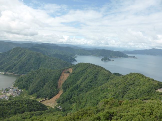 日本海に並ぶように湖が5つあって、<br />三方湖、水月湖、菅湖、久々子湖、日向湖と言います。<br />五つの湖はすべてつながっているみたい。