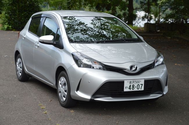 これが今回の旅、2台目のレンタカー。ビッツです。<br />金沢貸出、京都返却だと乗り捨て料が別途9000円くらいかかったけど、荷物もあったので借りて良かった。この車もいっぱい走ってくれて感謝です。